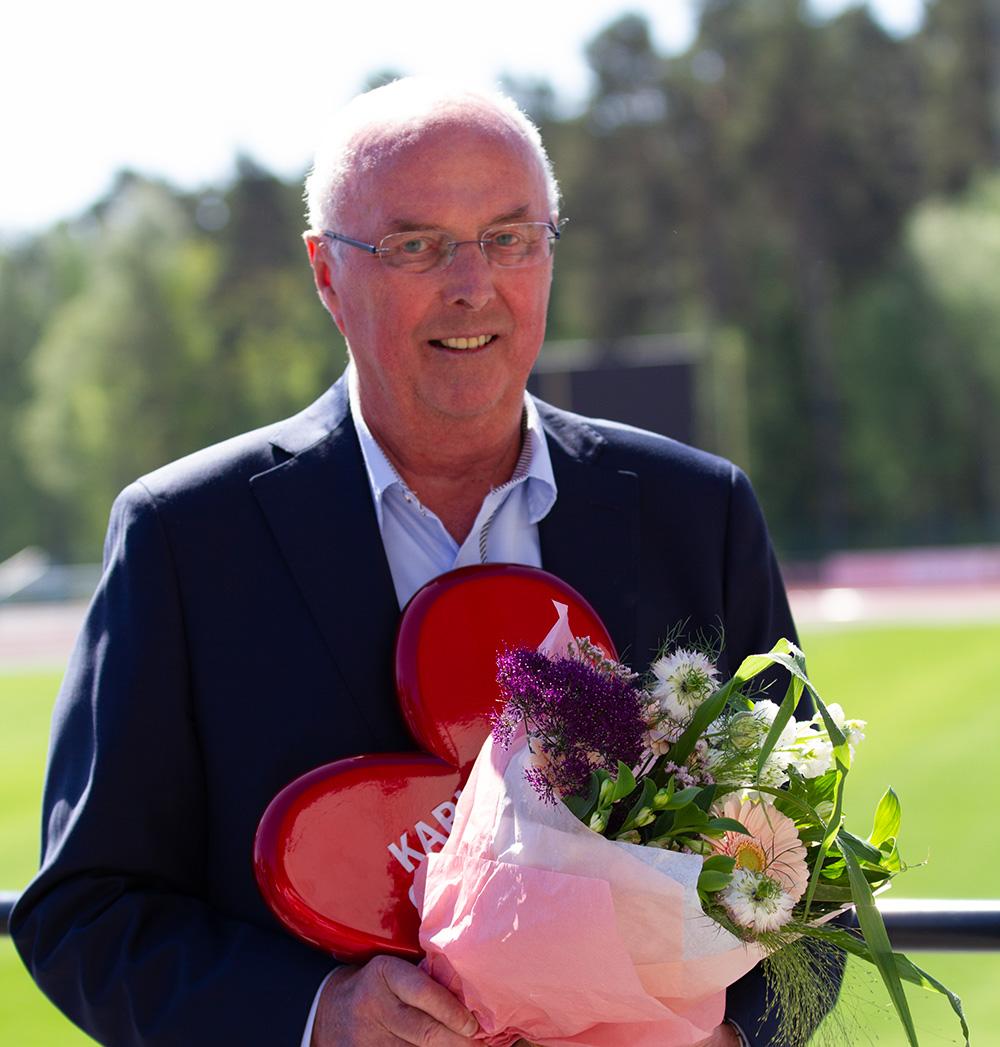 Sven-Göran Eriksson med sitt pris Karlstad Grand Prix Award 2024