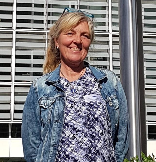 Docent Susanne Walan utanför EU-kommissionen