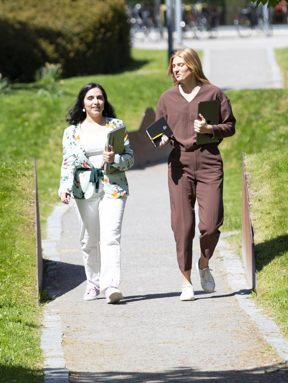 Studenter i parken