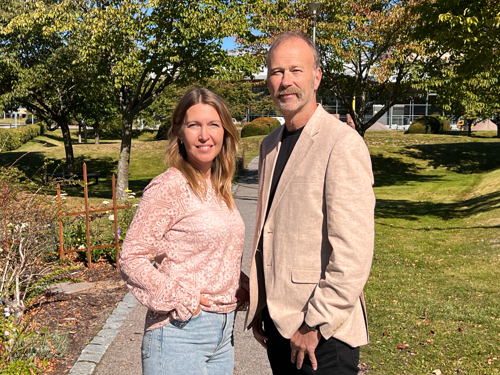 Porträtt på kursledarna Emma Sofia Nilsson och Peter Wall