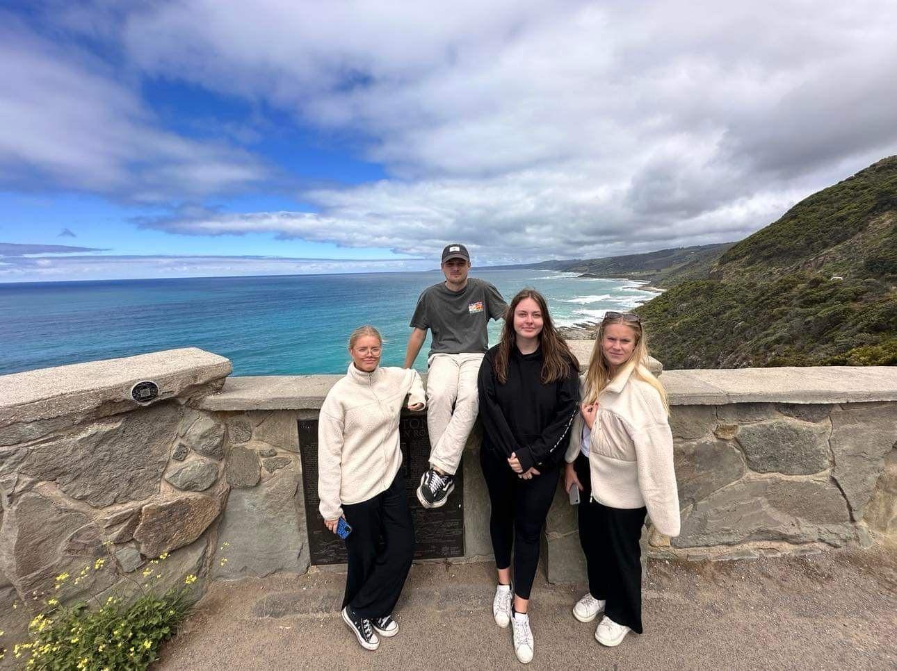 Förskollärarstudenterna Kajsa Creutzer, Anton Lund, Alva Wandland och Linnea Olson har varit i Australien på utbytesstudier. 