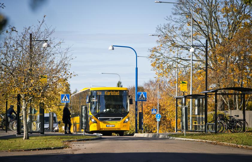 Gul värmlandsbuss