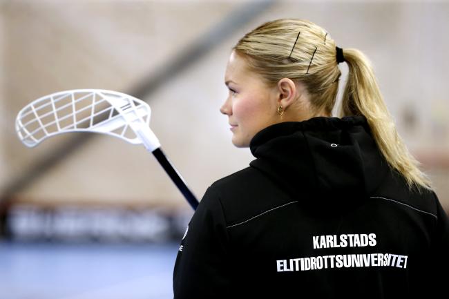 Studenten Alexandra Terner bandyspelare på Elitidrottsuniversitetet Karlstads universitet