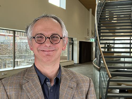 Porträtt Adrian Muntean 2025