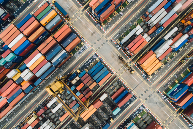 Hamnområde med containers