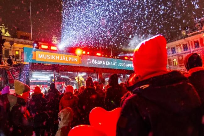Glasburen i Musikhjälpen med publik