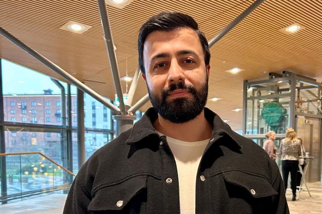 Daniel Fattahi  socialarbetare i Grums kommun.