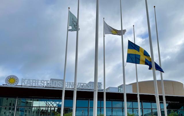 Flaggan på halv stång