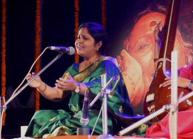 Indienbesök till MHI av Bilambita Banisudha avdelningschefen Institutionen för Musik Sikkim University i Gangtok