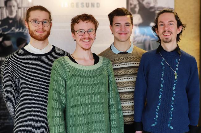 Fyra studenter vid Musikhögskolan Ingesund sjunger nationalsånger på Beijer Hockey Games