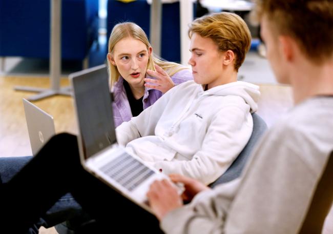 Lärare med elever