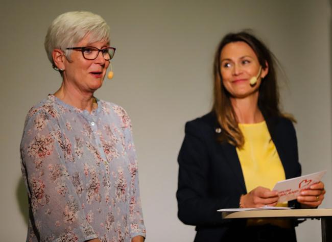 Hedersdoktor Birgitta Haglund och prefekt Helene Wadensjö inleder dagens invigning
