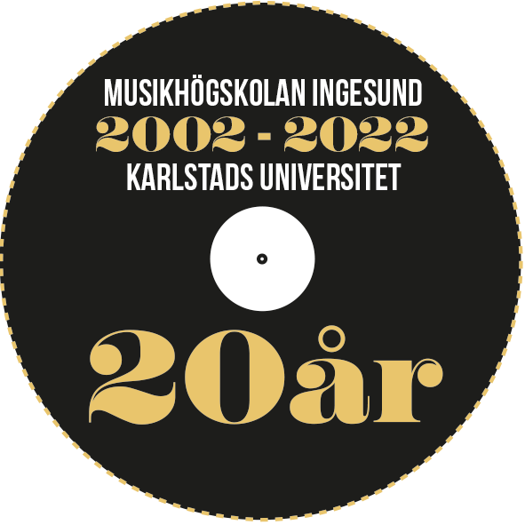Märke för 20-årsjubileum, Musikhögskolan Ingesund en del av Karlstads universitet i 20 år