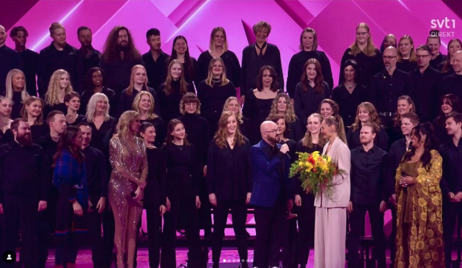 Fredrik Kempe tar emot utmärkelsen Melodifestivalen Hall of Fame