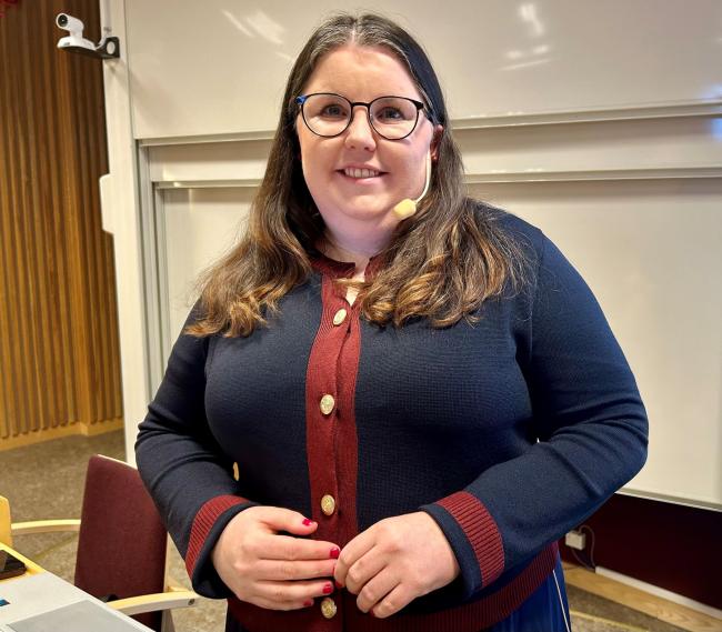 Rektorn  debattören och författaren Linnea Lindquist.