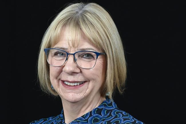 Catriona Kennedy hedersdoktor vid fakulteten for halsa natur- och teknikvetenskap