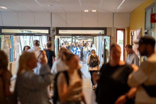 Många människor på Kau under Forum lärande 2025