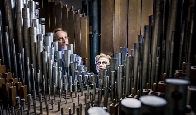 Professor Carl Unander-Scharin and Åsa Unander-Scharin and a church organ