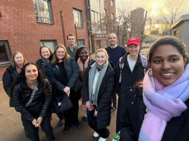 Viktor  Anton och studenterna