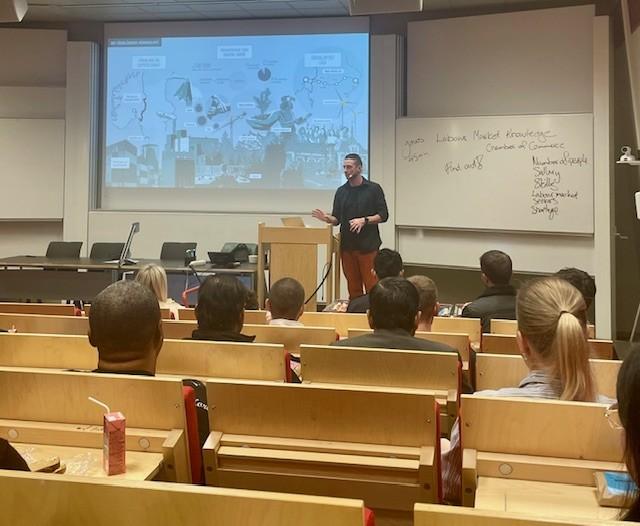 Jonas Evaldsson föreläser